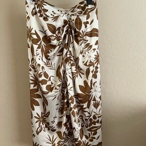 Elegant Floral Sarong in Brown and White